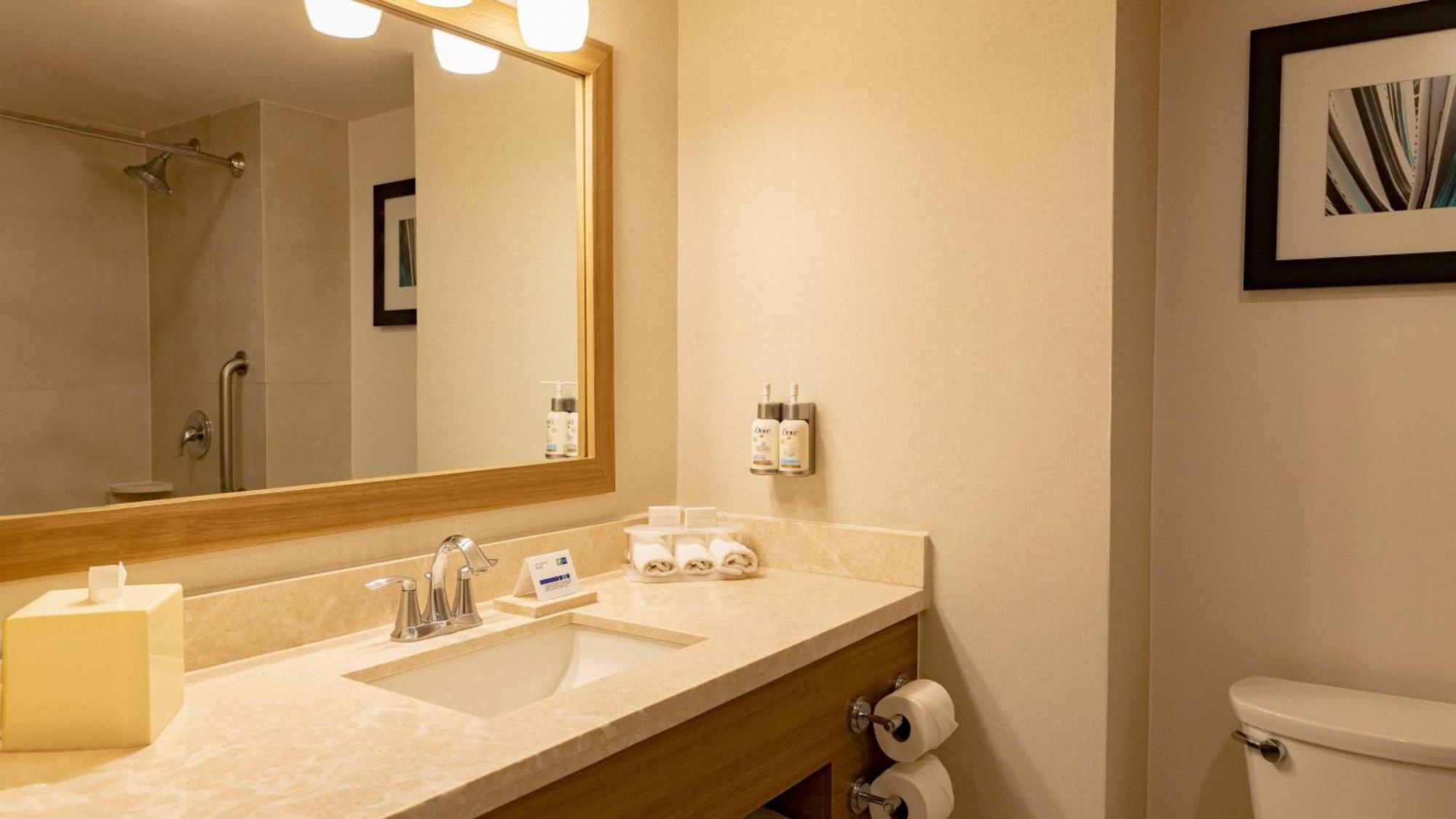 Holiday Inn Express & Suites Chihuahua Juventud By Ihg Exteriör bild