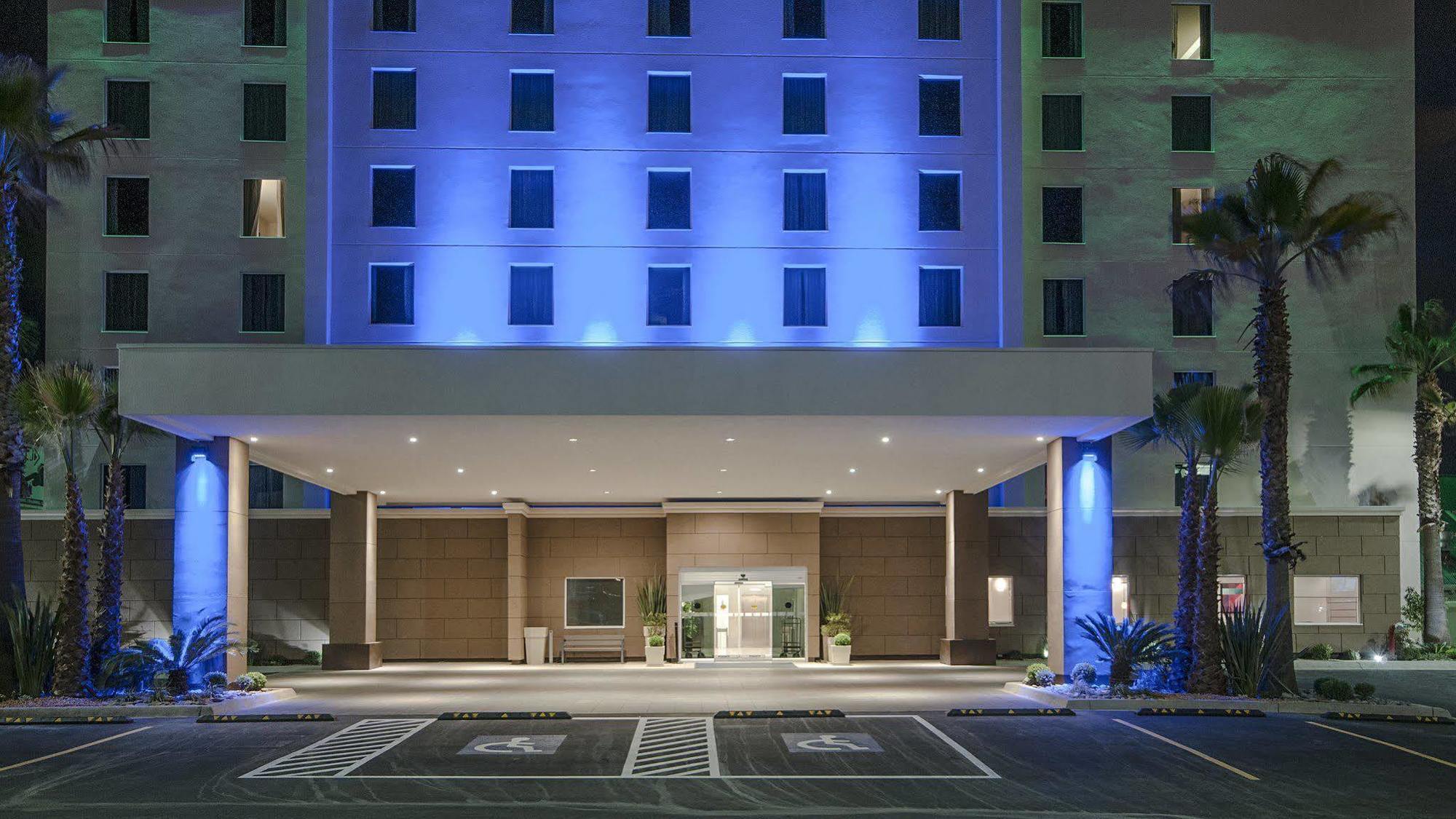 Holiday Inn Express & Suites Chihuahua Juventud By Ihg Exteriör bild