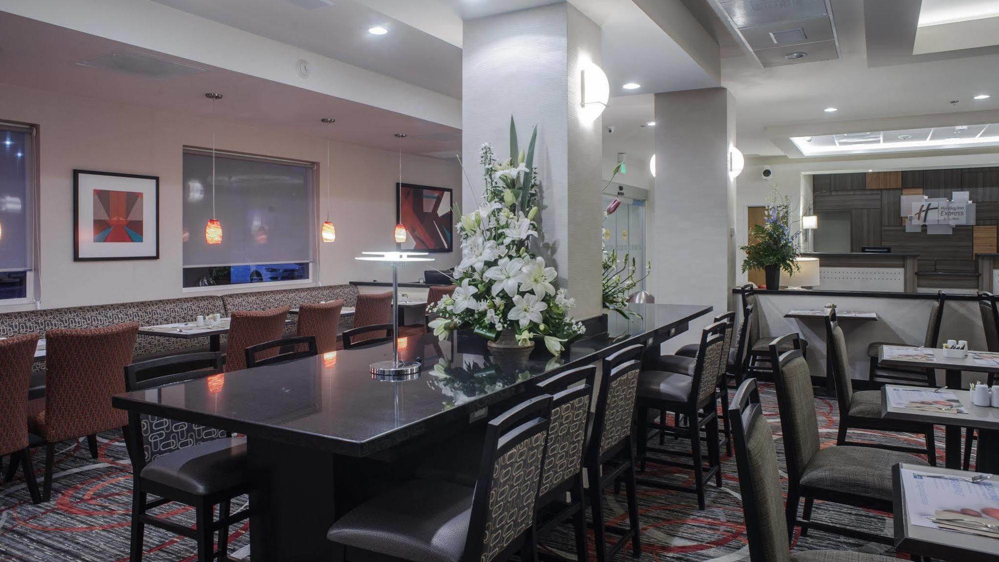 Holiday Inn Express & Suites Chihuahua Juventud By Ihg Exteriör bild
