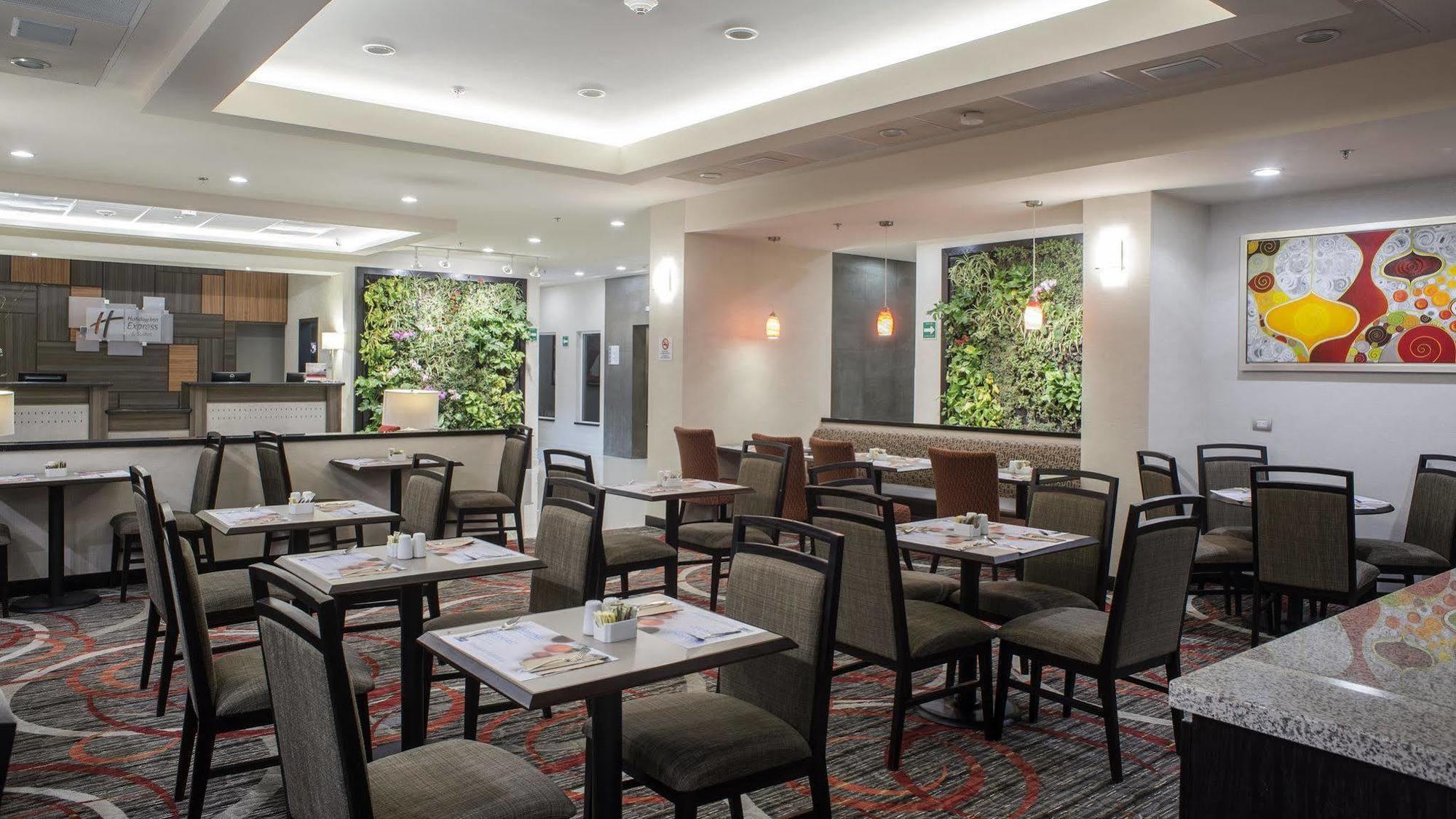 Holiday Inn Express & Suites Chihuahua Juventud By Ihg Exteriör bild