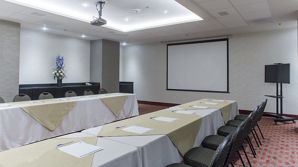 Holiday Inn Express & Suites Chihuahua Juventud By Ihg Exteriör bild